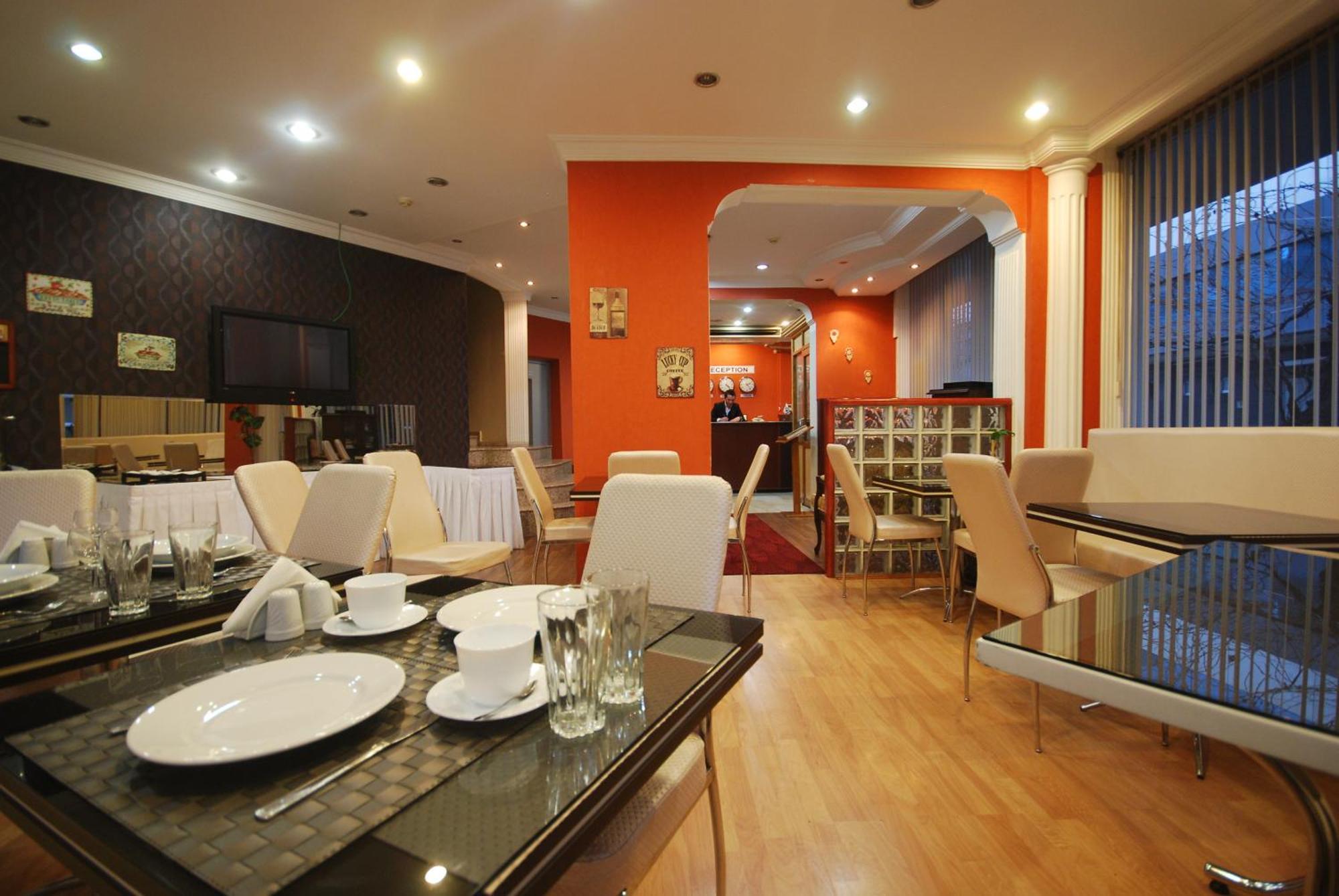 Mini hotel Σμύρνη Εστιατόριο φωτογραφία